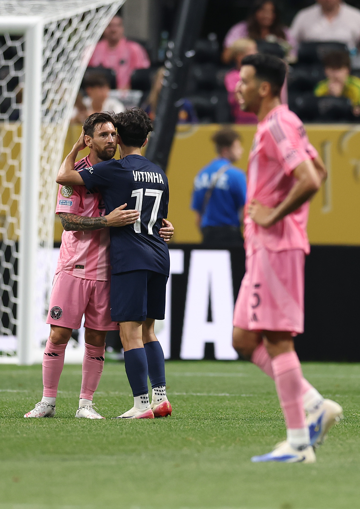 包含巴黎圣日耳曼大胜，晋级形势看涨的词条