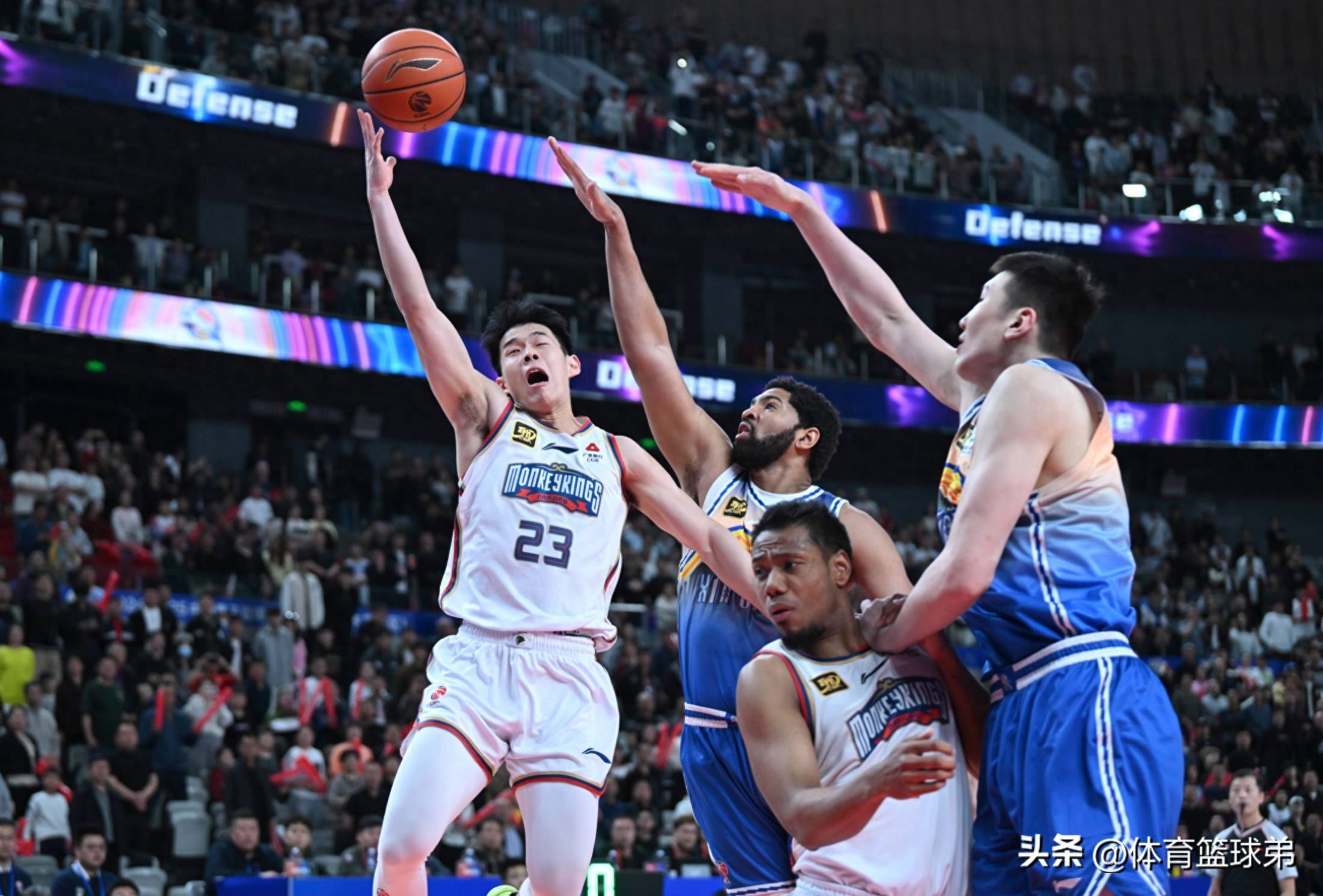 青岛队经历连败，球员们正在寻找突破口的简单介绍