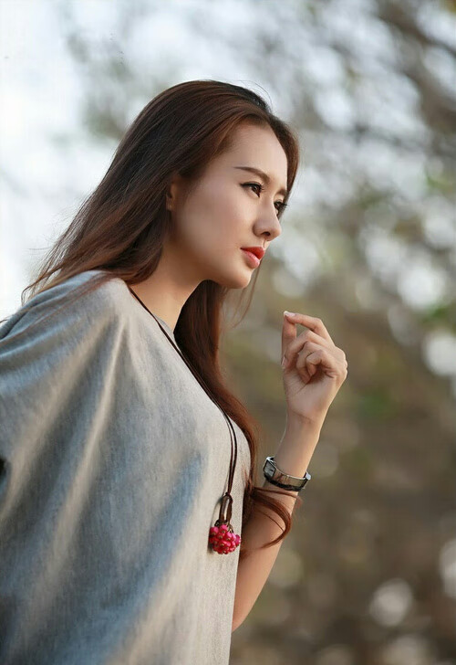 雷火电竞主播-烈焰焚城与冰霜封喉，伦纳德季前赛展示完全体统治力